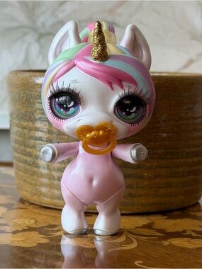 MGA Oopsie Starlight Pink Pastel Unicorn Poopsie Sparkly Critter w Pacifier